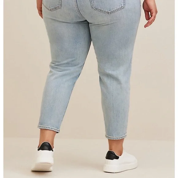 Torrid Mom Jeans high rise light wash. New with tags! 12 - Picture 3 of 4